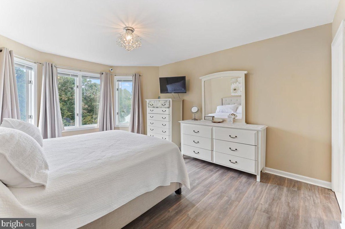 209 Pine Valley Dr, Coatesville PA  19320-1967 exterior