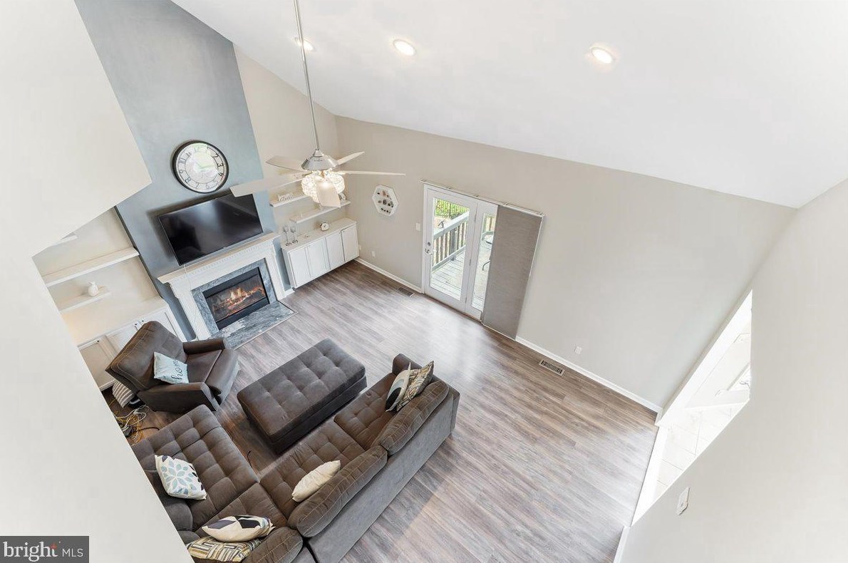 209 Pine Valley Dr, Coatesville PA  19320-1967 exterior