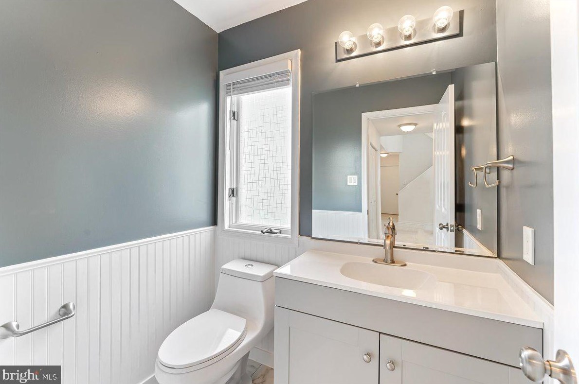 209 Pine Valley Dr, Coatesville PA  19320-1967 exterior