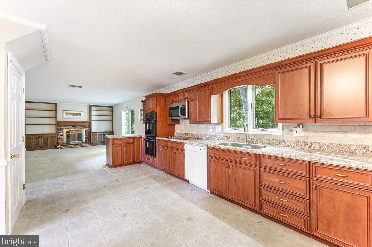 331 Caswallen Dr, West Chester PA  19380-4119 exterior