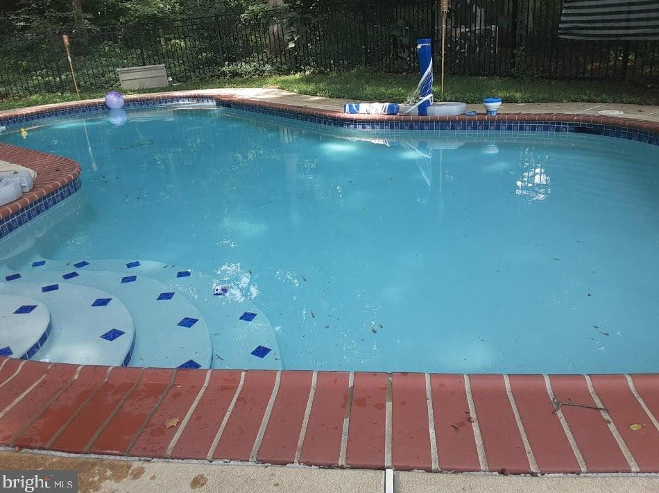 331 Caswallen Dr, West Chester PA  19380-4119 exterior