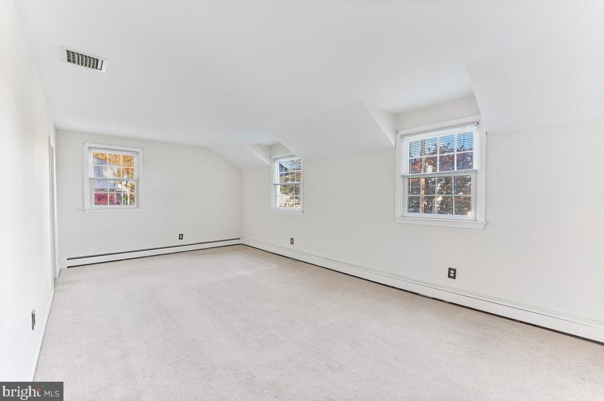 331 Caswallen Dr, West Chester PA  19380-4119 exterior