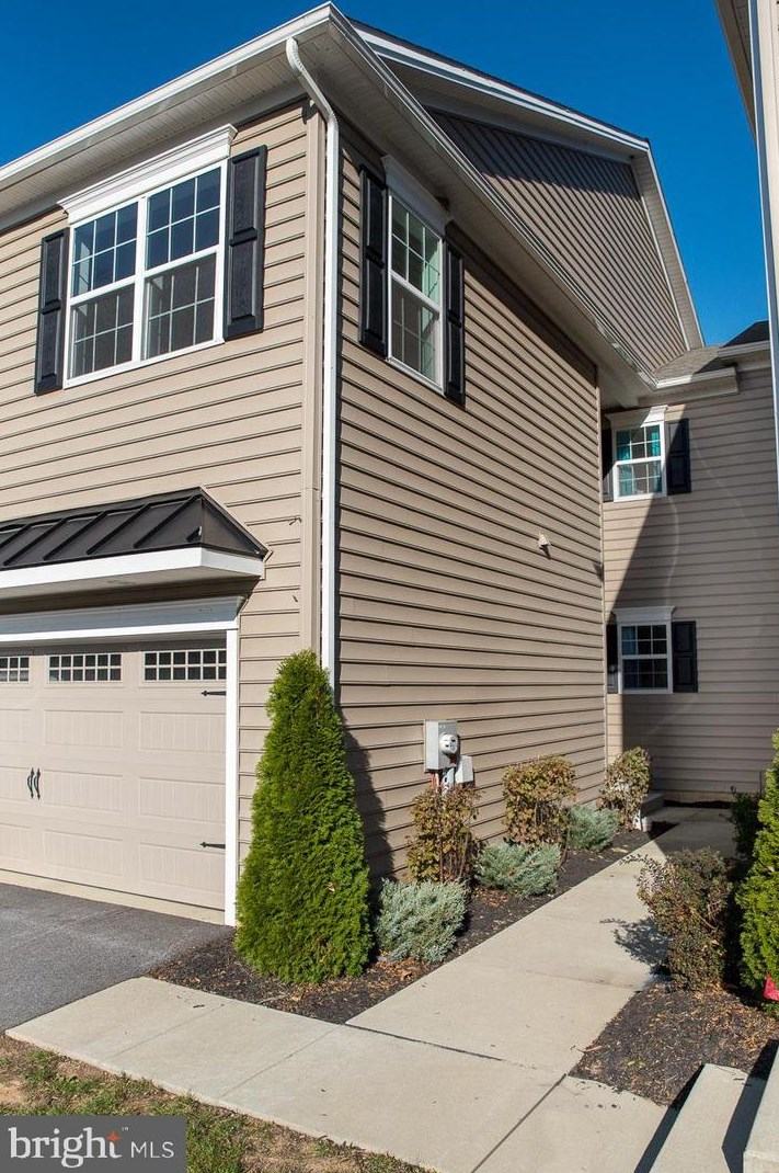 336 Kemper Dr, Honey Brook PA  19344 exterior