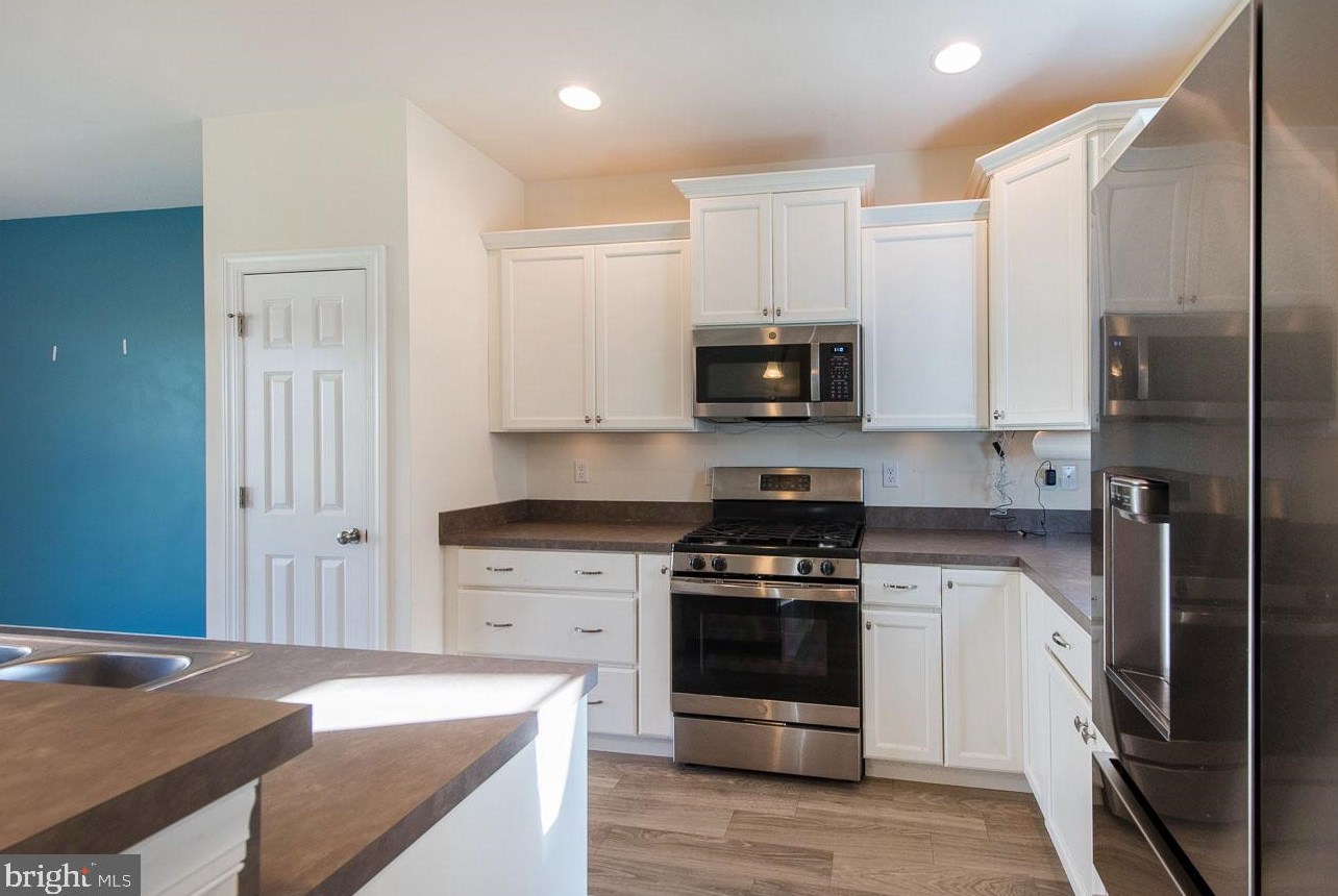 336 Kemper Dr, Honey Brook PA  19344 exterior