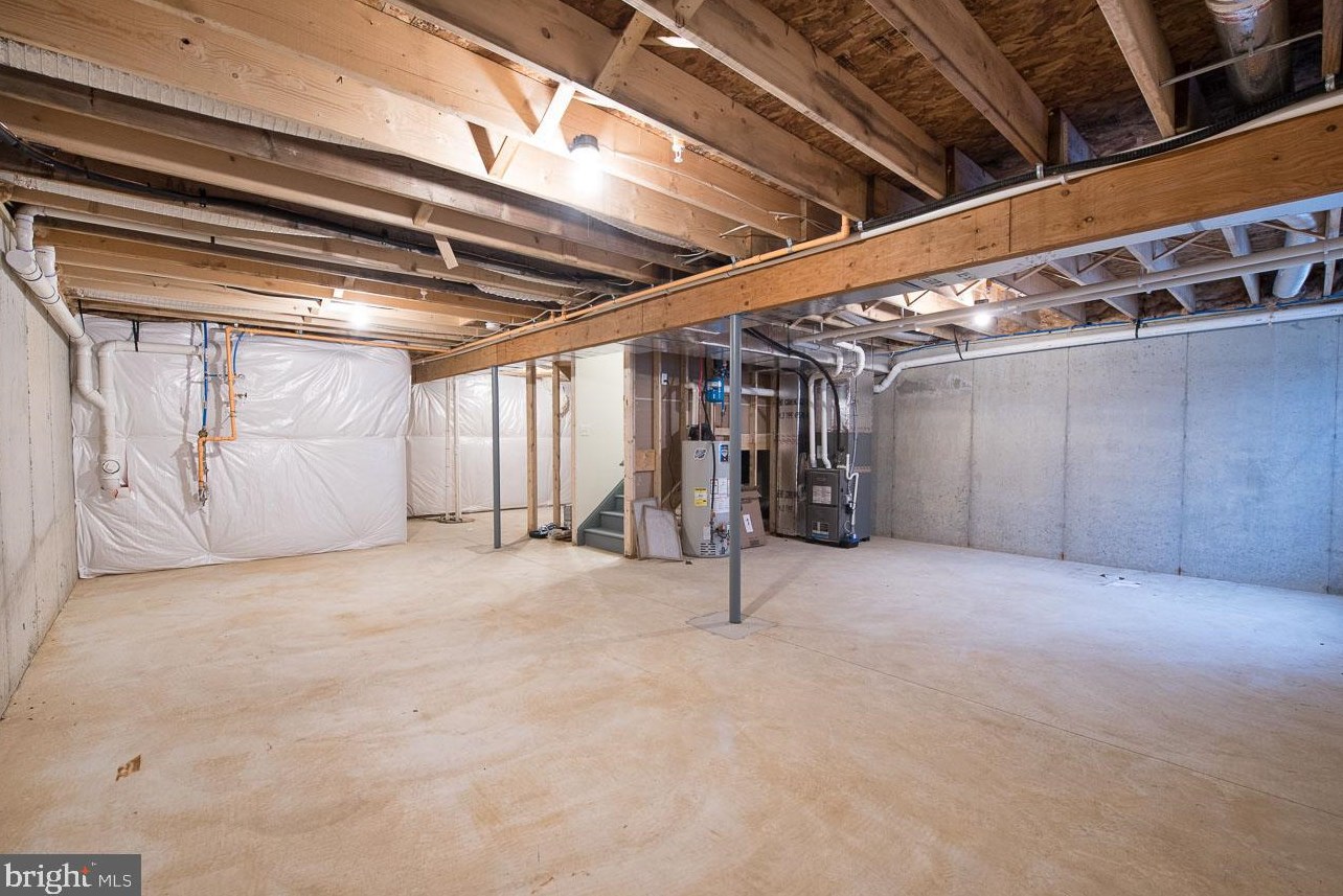 336 Kemper Dr, Honey Brook PA  19344 exterior