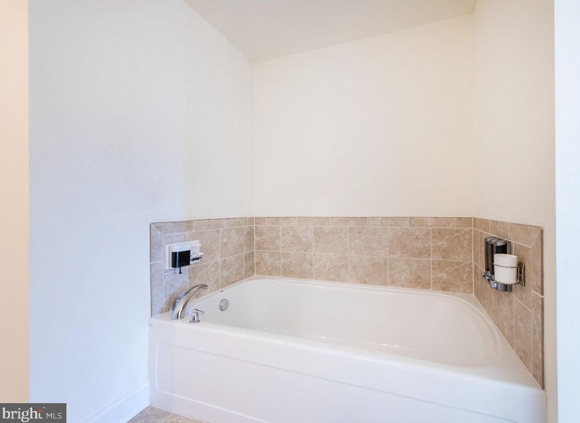 336 Kemper Dr, Honey Brook PA  19344 exterior