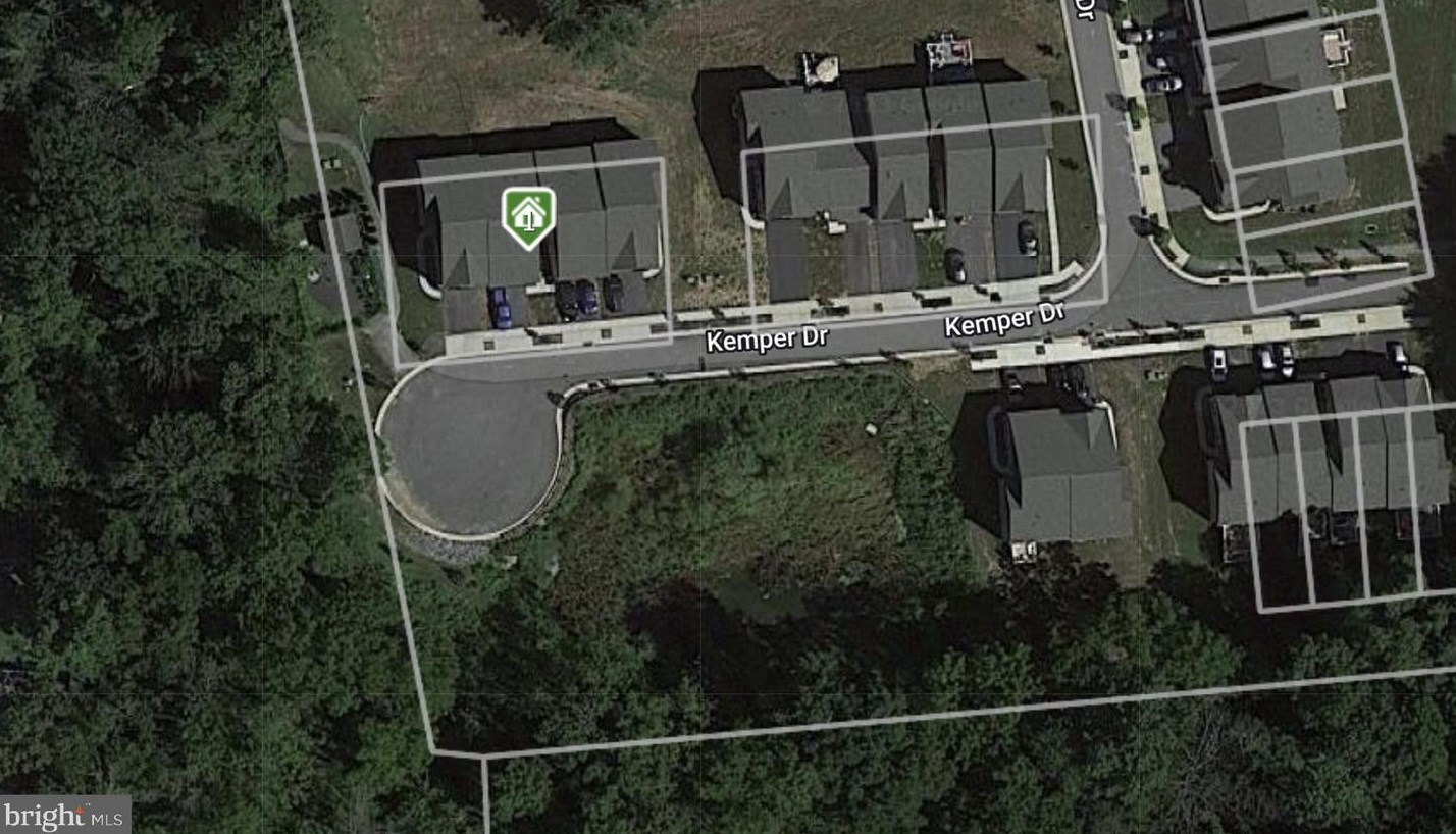 336 Kemper Dr, Honey Brook PA  19344 exterior