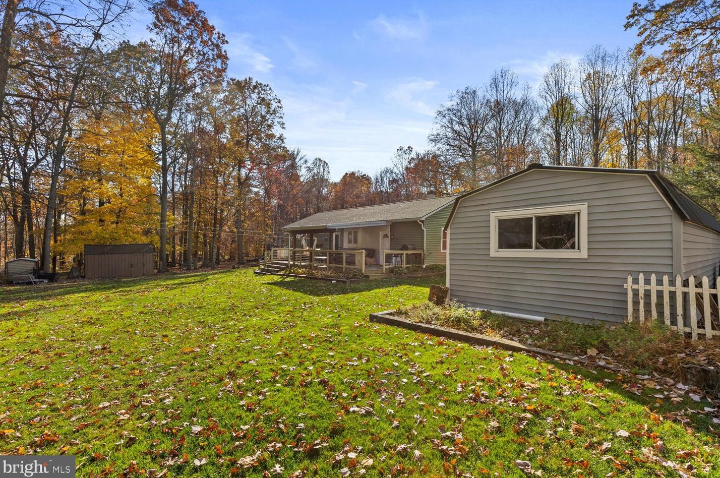 102 Walton Ln, Coatesville PA  19320-1051 exterior