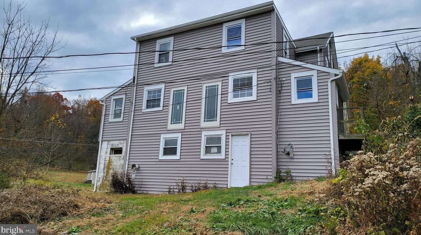 12 Woodland Ave, Coatesville PA  19320-3687 exterior