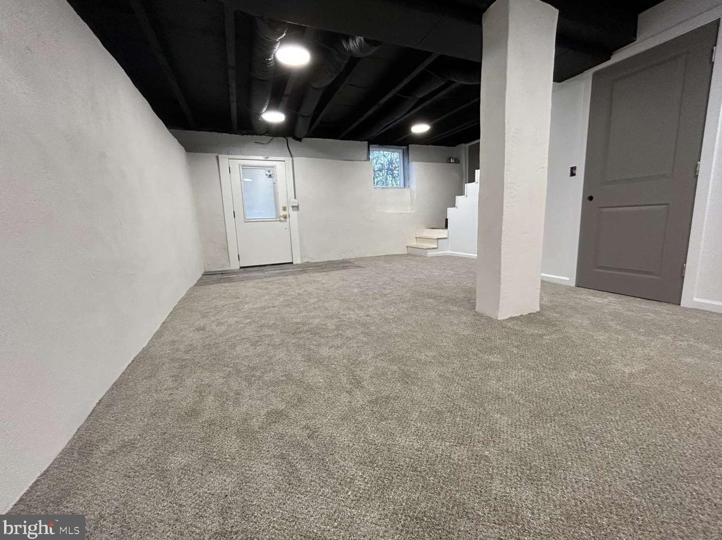 401 Ash Rd, Coatesville PA  19320-1137 exterior