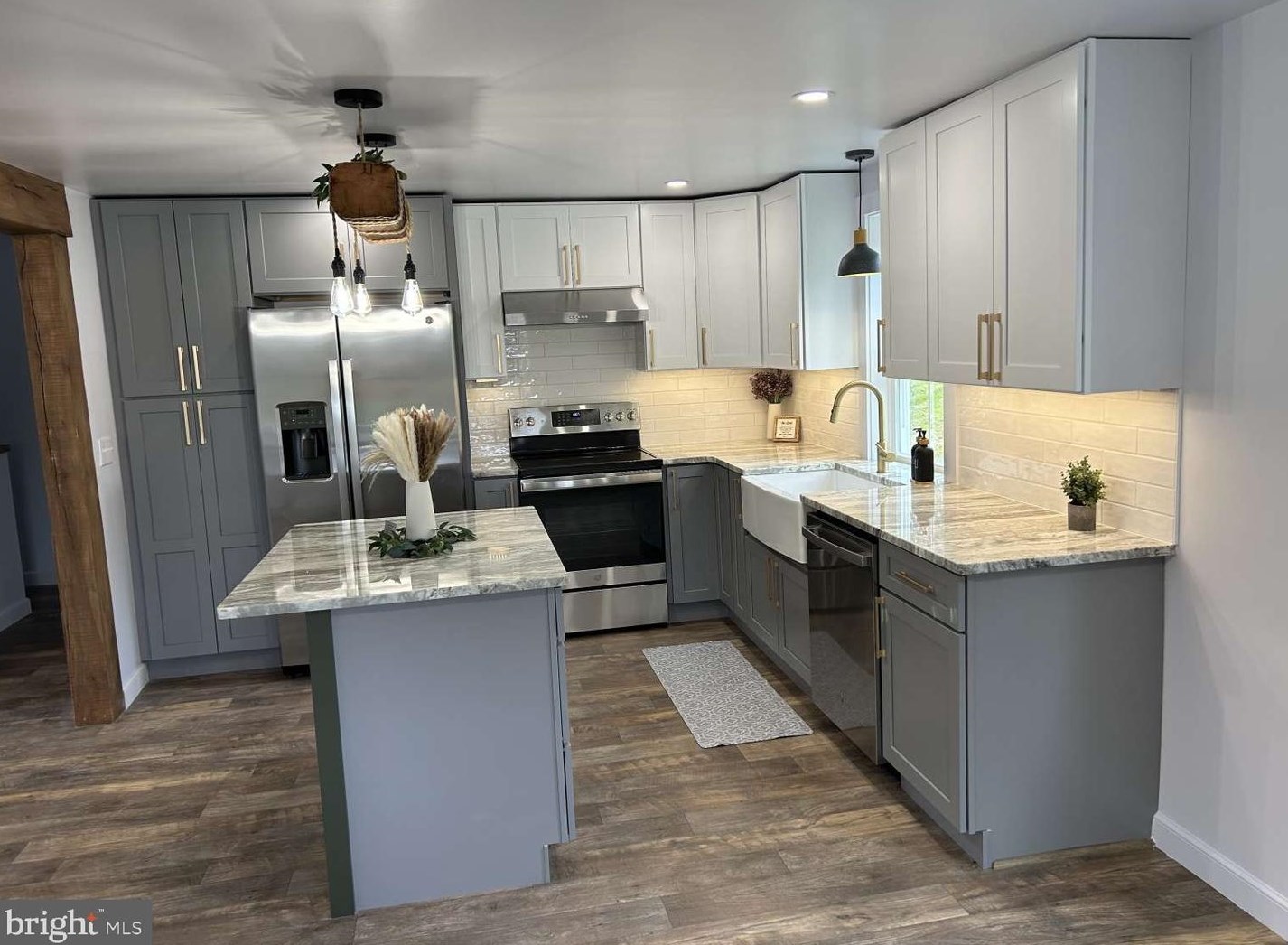 401 Ash Rd, Coatesville PA  19320-1137 exterior