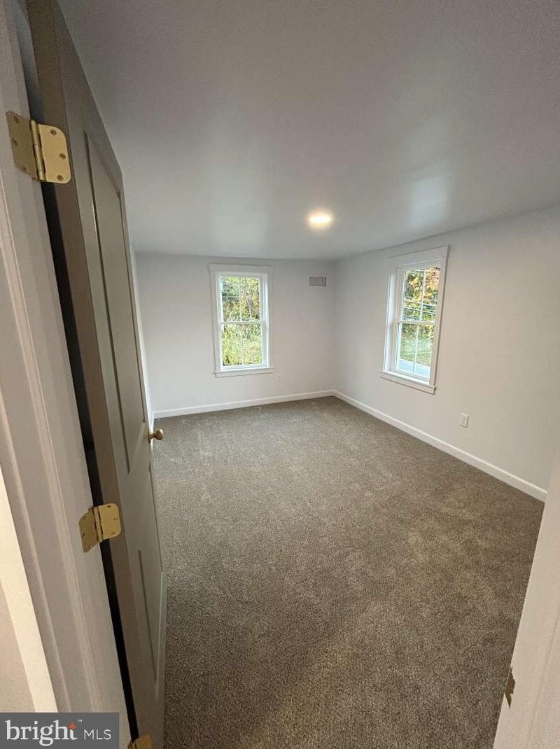 401 Ash Rd, Coatesville PA  19320-1137 exterior