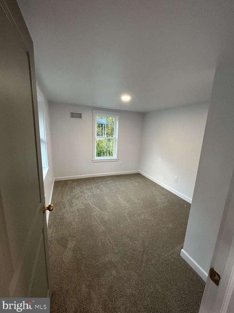 401 Ash Rd, Coatesville PA  19320-1137 exterior