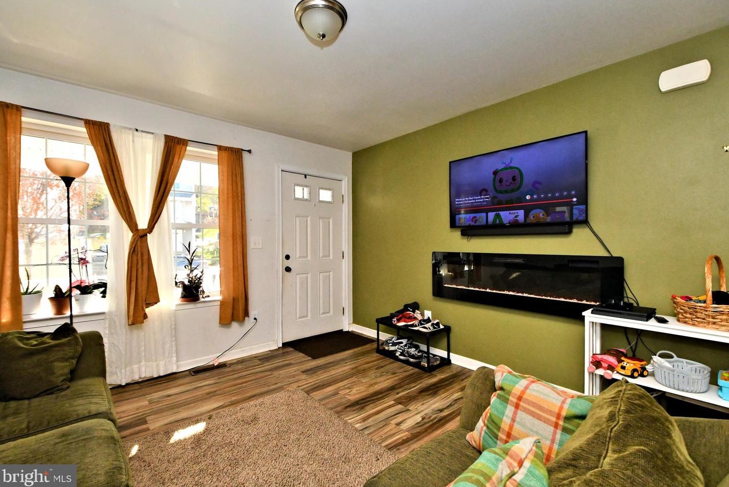 315 Community Ln, Coatesville PA  19320-3733 exterior