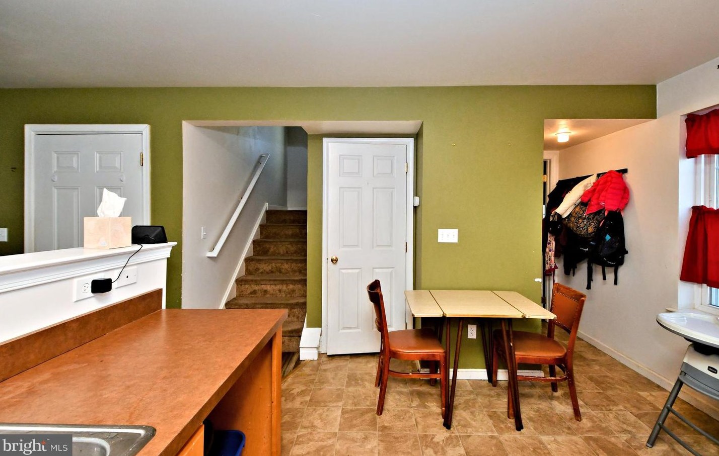 315 Community Ln, Coatesville PA  19320-3733 exterior