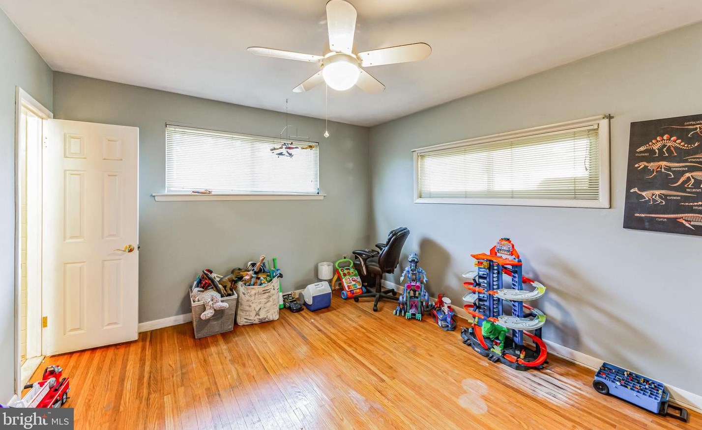 949 Queen Dr, West Chester PA  19380-1443 exterior