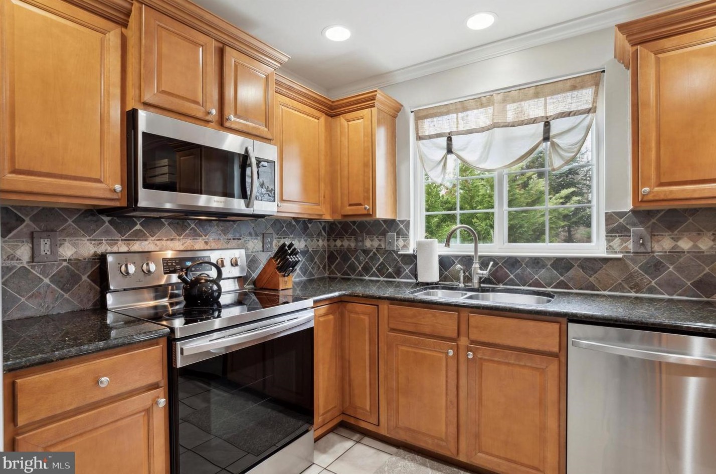 131 Bellevue Rd, Coatesville PA  19320-3960 exterior