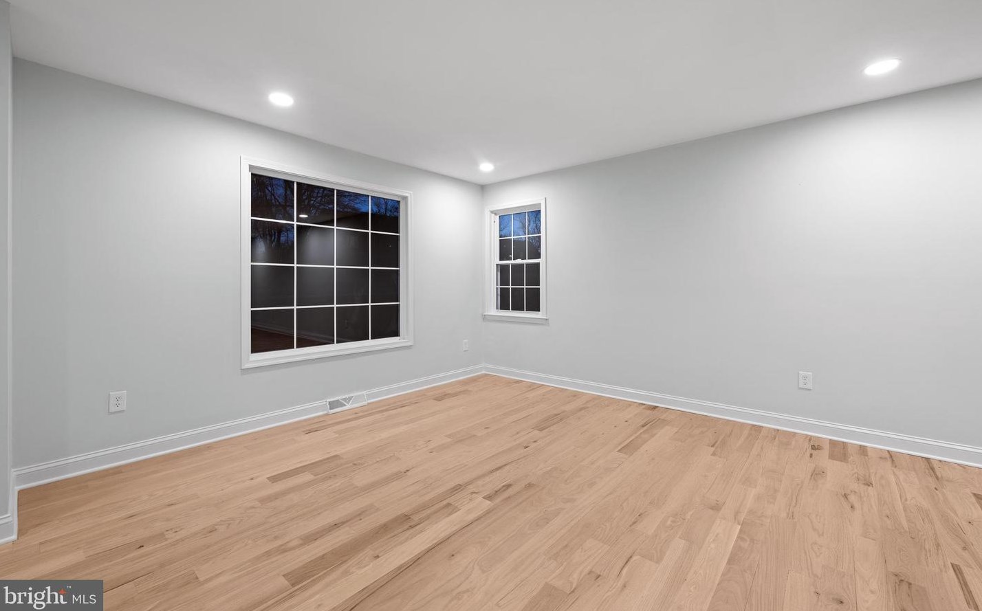 5 Marshall Cir, Downingtown PA  19335-2166 exterior