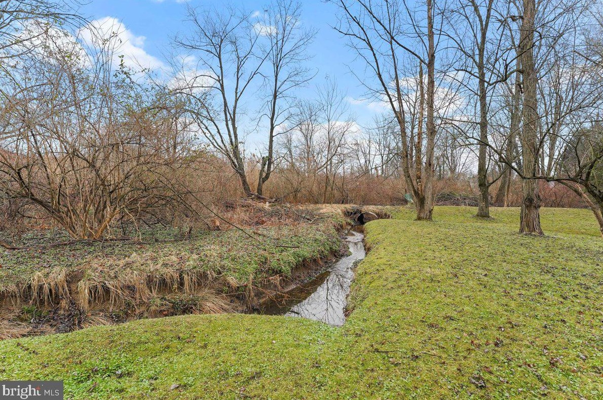 46 Marshall Cir, Downingtown PA  19335-2112 exterior