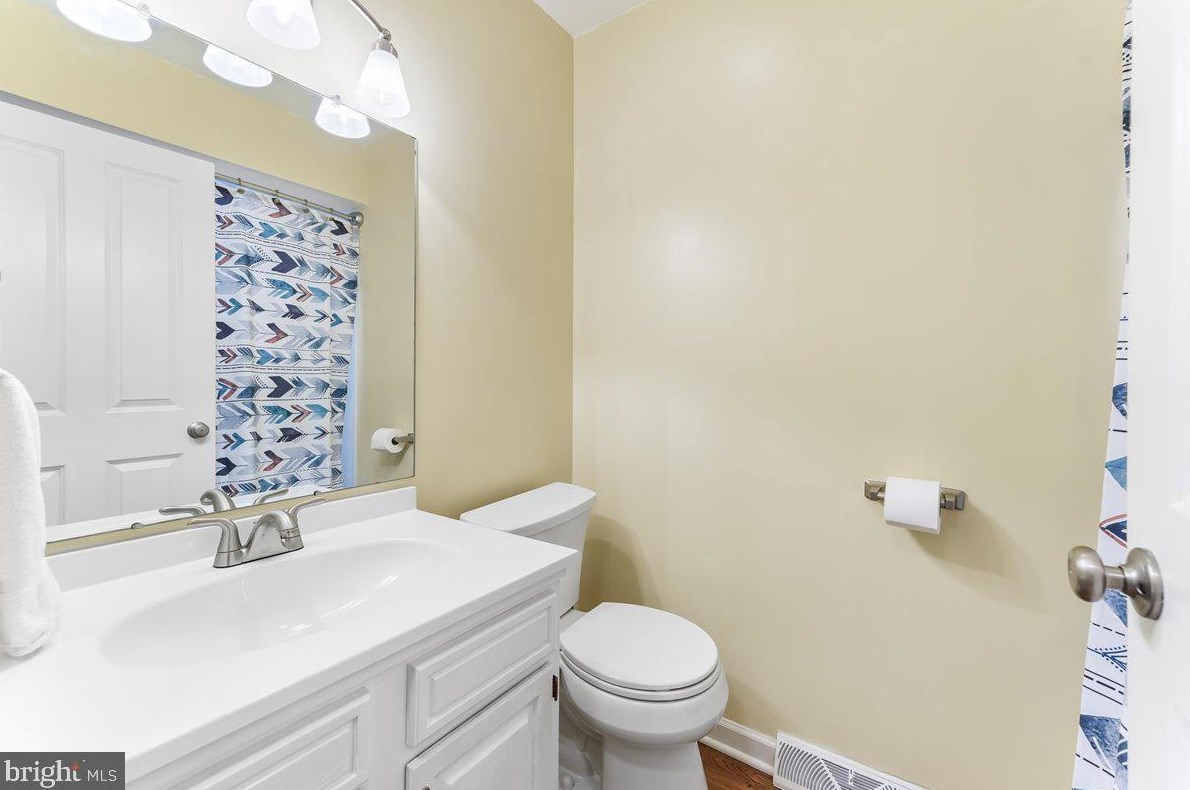 46 Marshall Cir, Downingtown PA  19335-2112 exterior