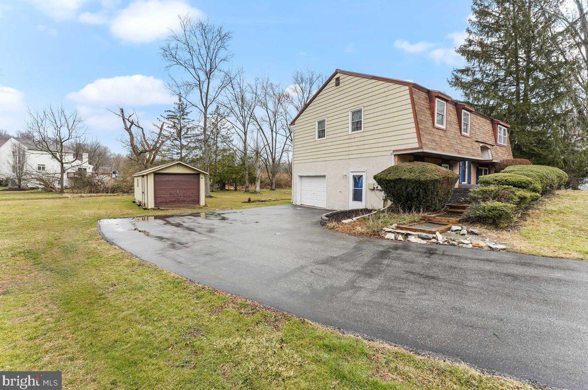 46 Marshall Cir, Downingtown PA  19335-2112 exterior