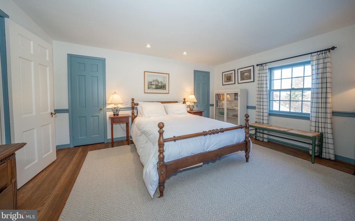 653 Clovelly Ln, Devon PA  19333-1846 exterior