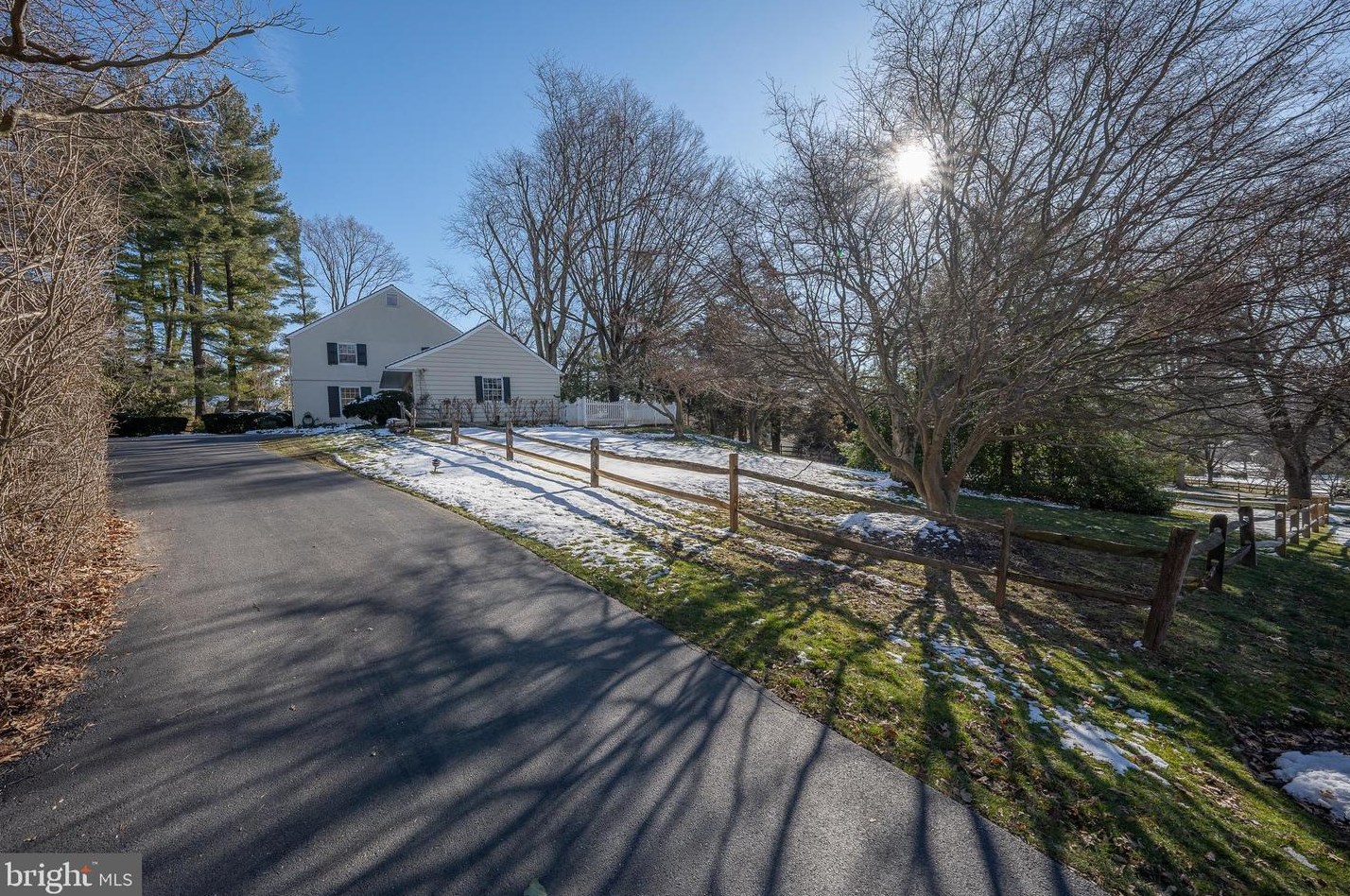 653 Clovelly Ln, Devon PA  19333-1846 exterior