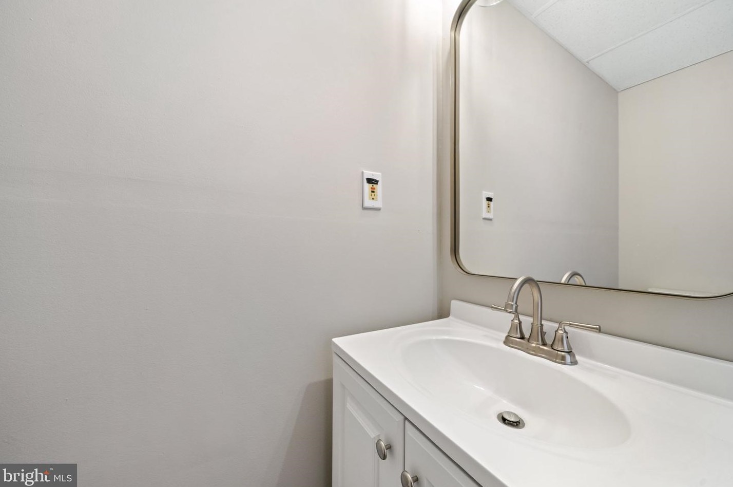 138 Nevins Way, Coatesville PA  19320-1146 exterior