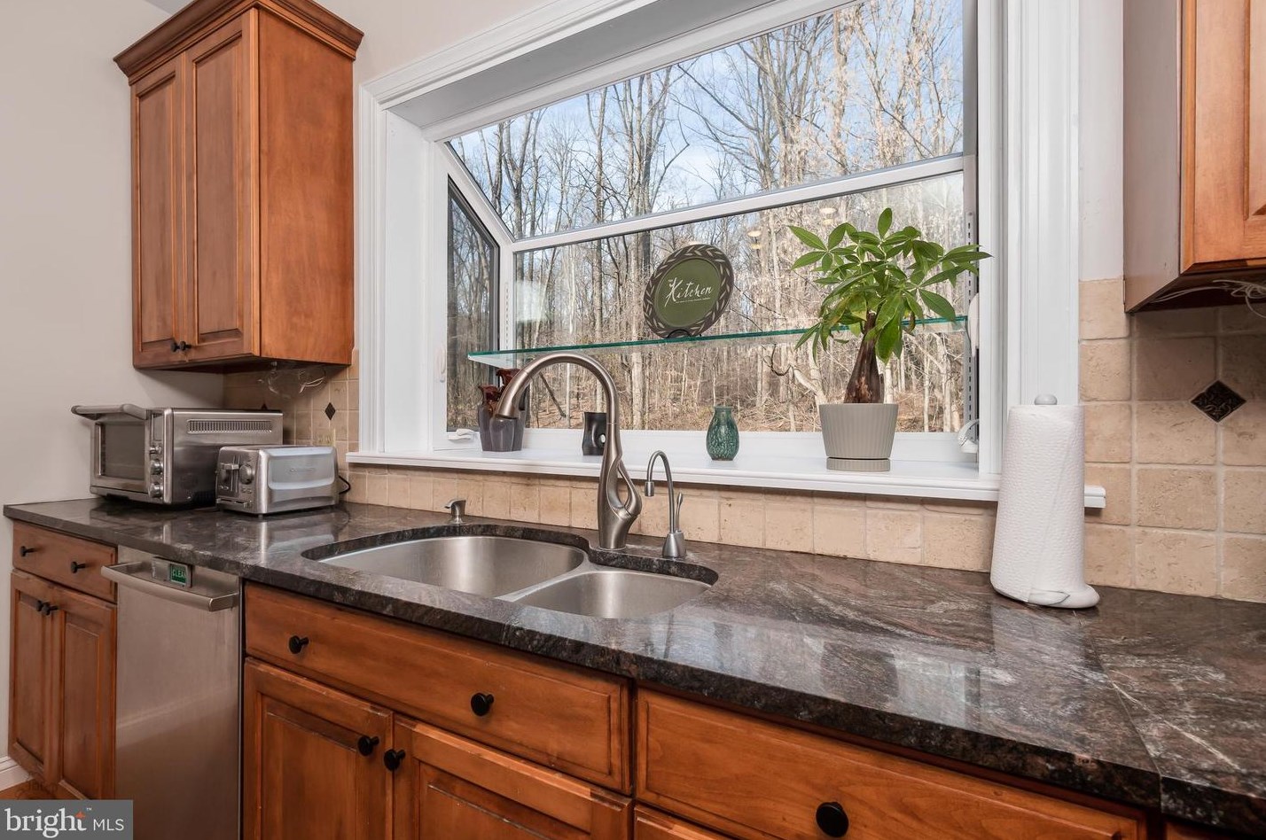 3181 Chestnut Hill Rd, Pottstown PA 19465-8560 exterior