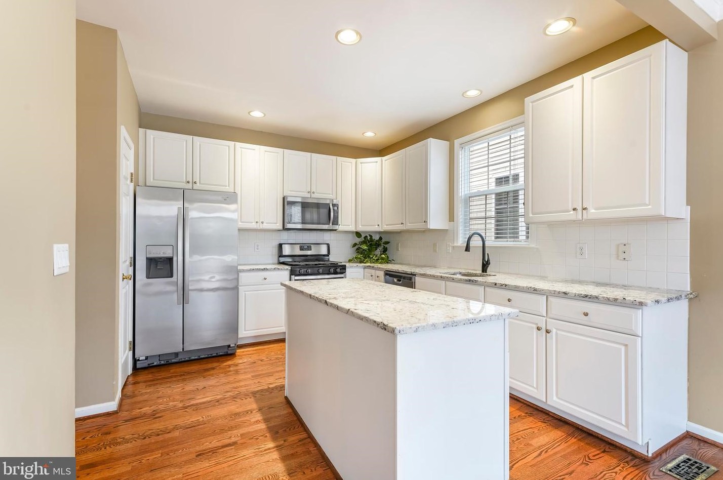 103 Brookline Ct, Avondale PA  19311-1406 exterior