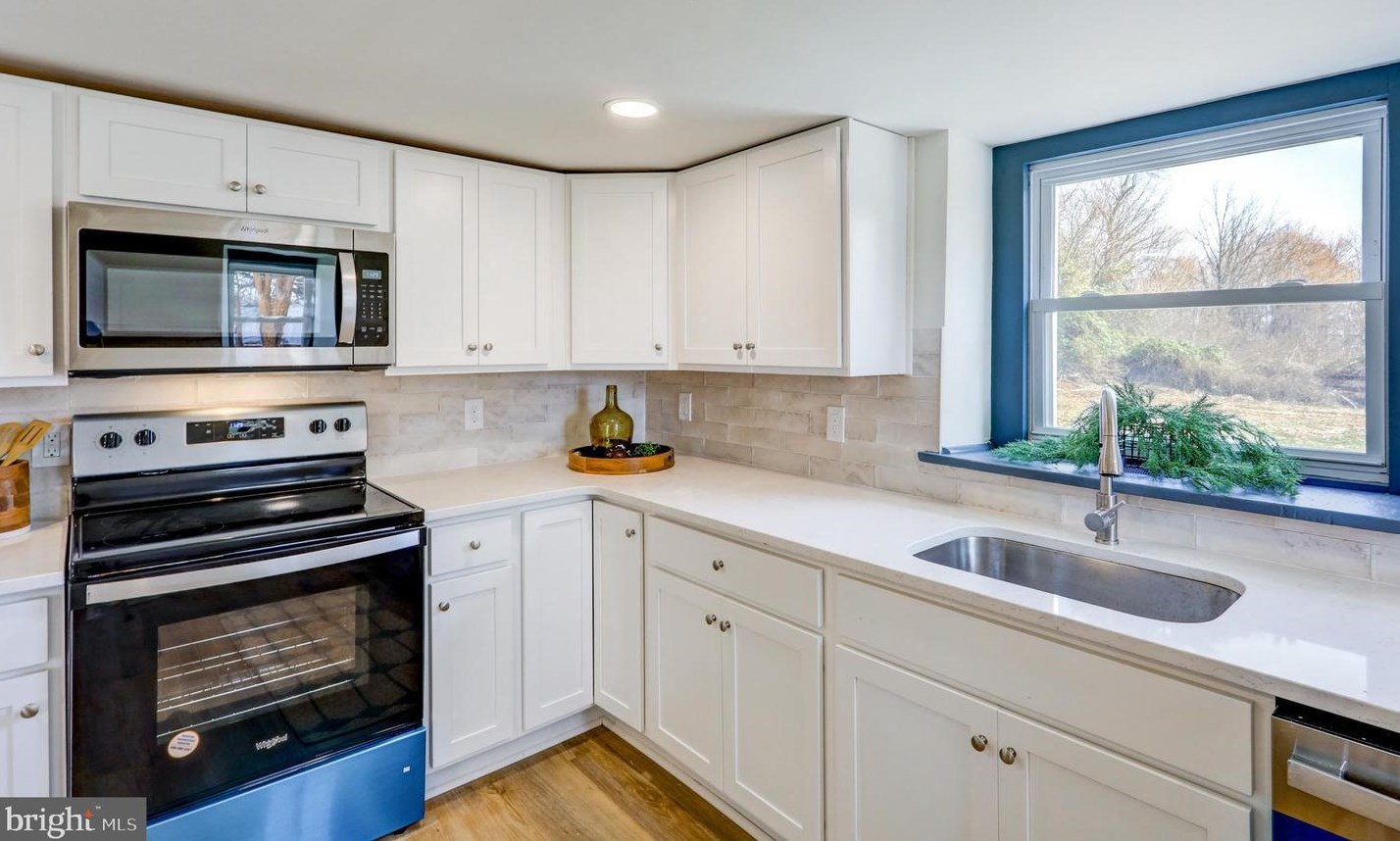 48 1st Ave, Romansville PA  19320-3418 exterior