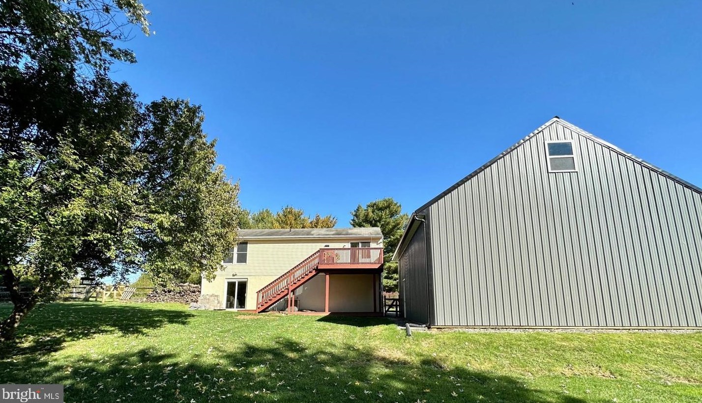 72 Hilltop Rd, Avondale PA  19311-9317 exterior