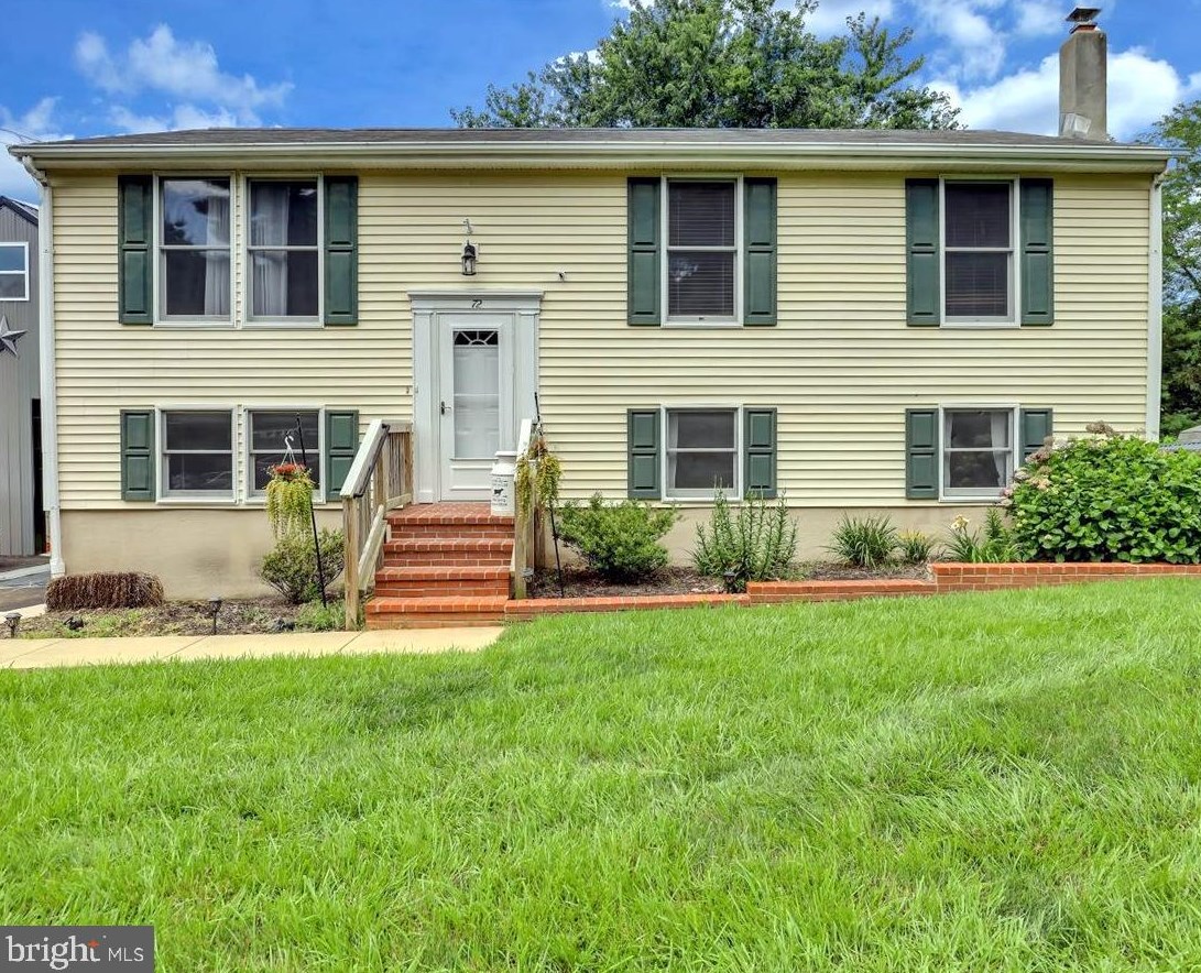 72 Hilltop Rd, Avondale PA  19311-9317 exterior