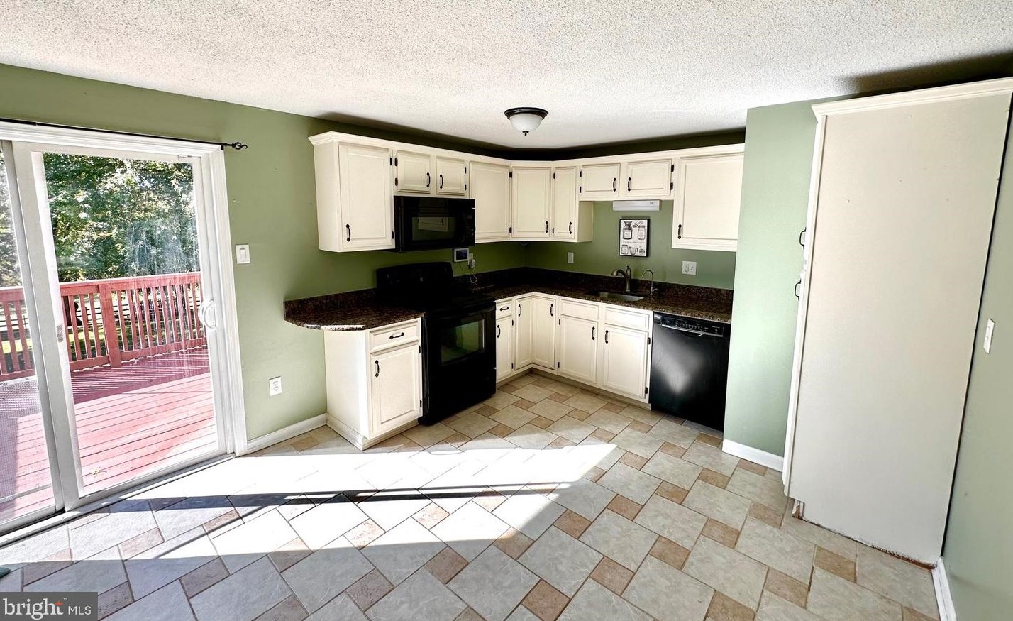 72 Hilltop Rd, Avondale PA  19311-9317 exterior