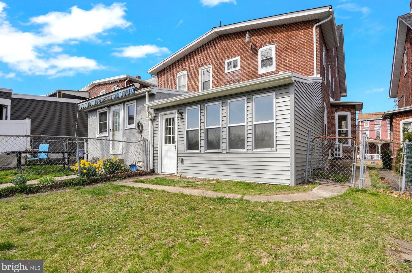 228 Bridge St, Spring City PA  19475-1302 exterior