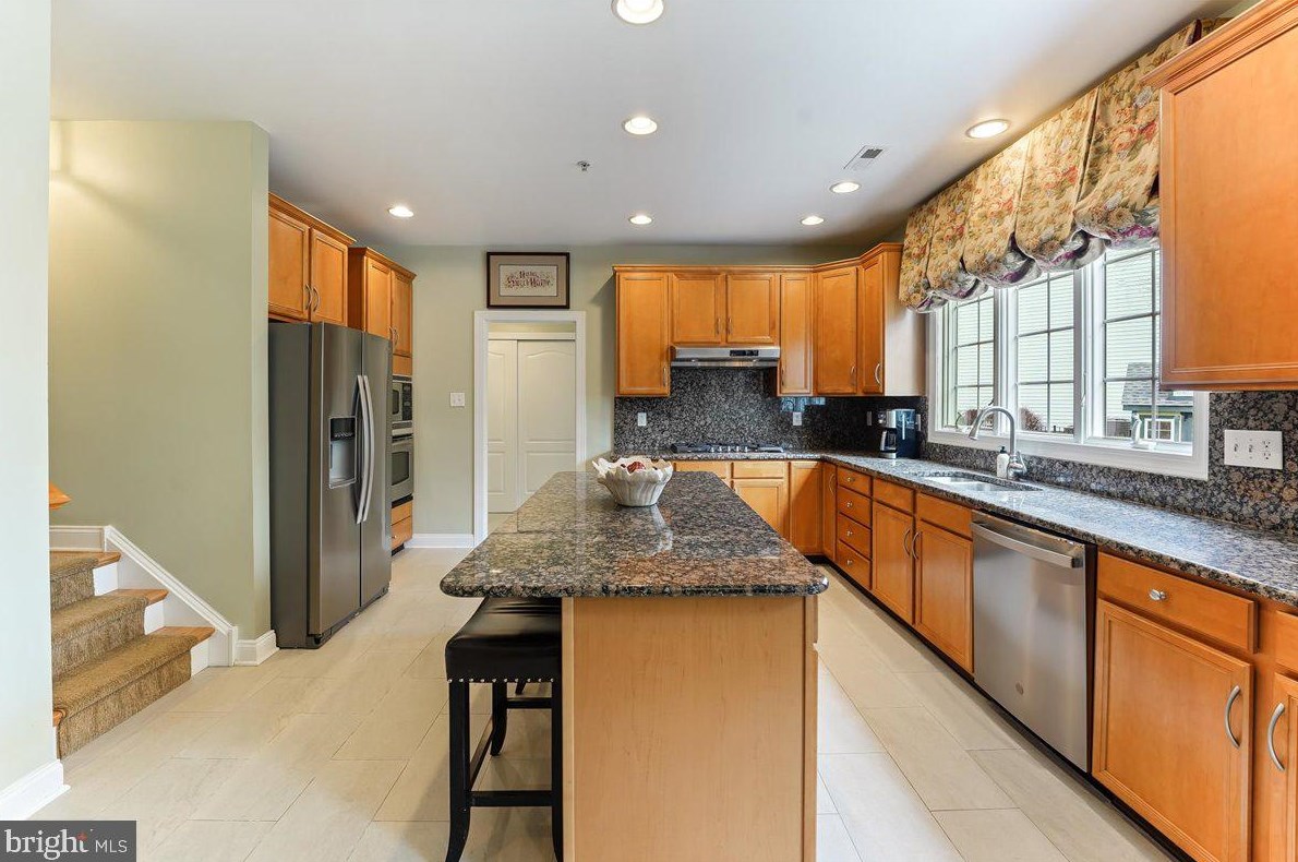 213 Grn Vly Rd, Exton PA 19341-2457 exterior