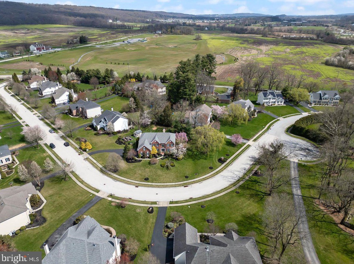 213 Grn Vly Rd, Exton PA 19341-2457 exterior