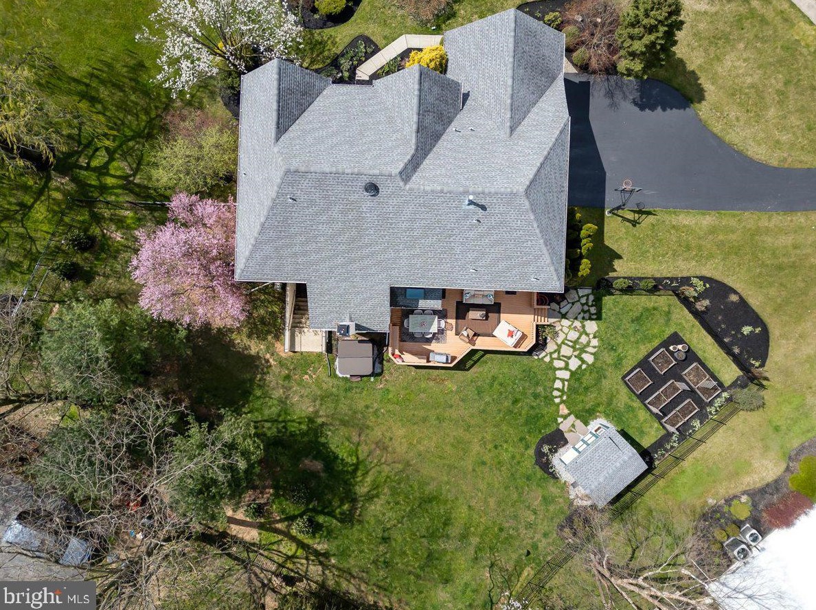 213 Grn Vly Rd, Exton PA 19341-2457 exterior