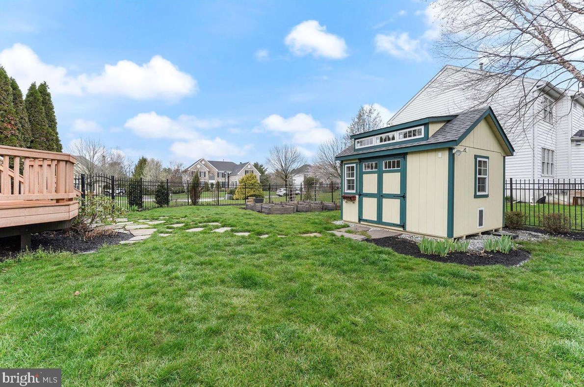 213 Grn Vly Rd, Exton PA 19341-2457 exterior