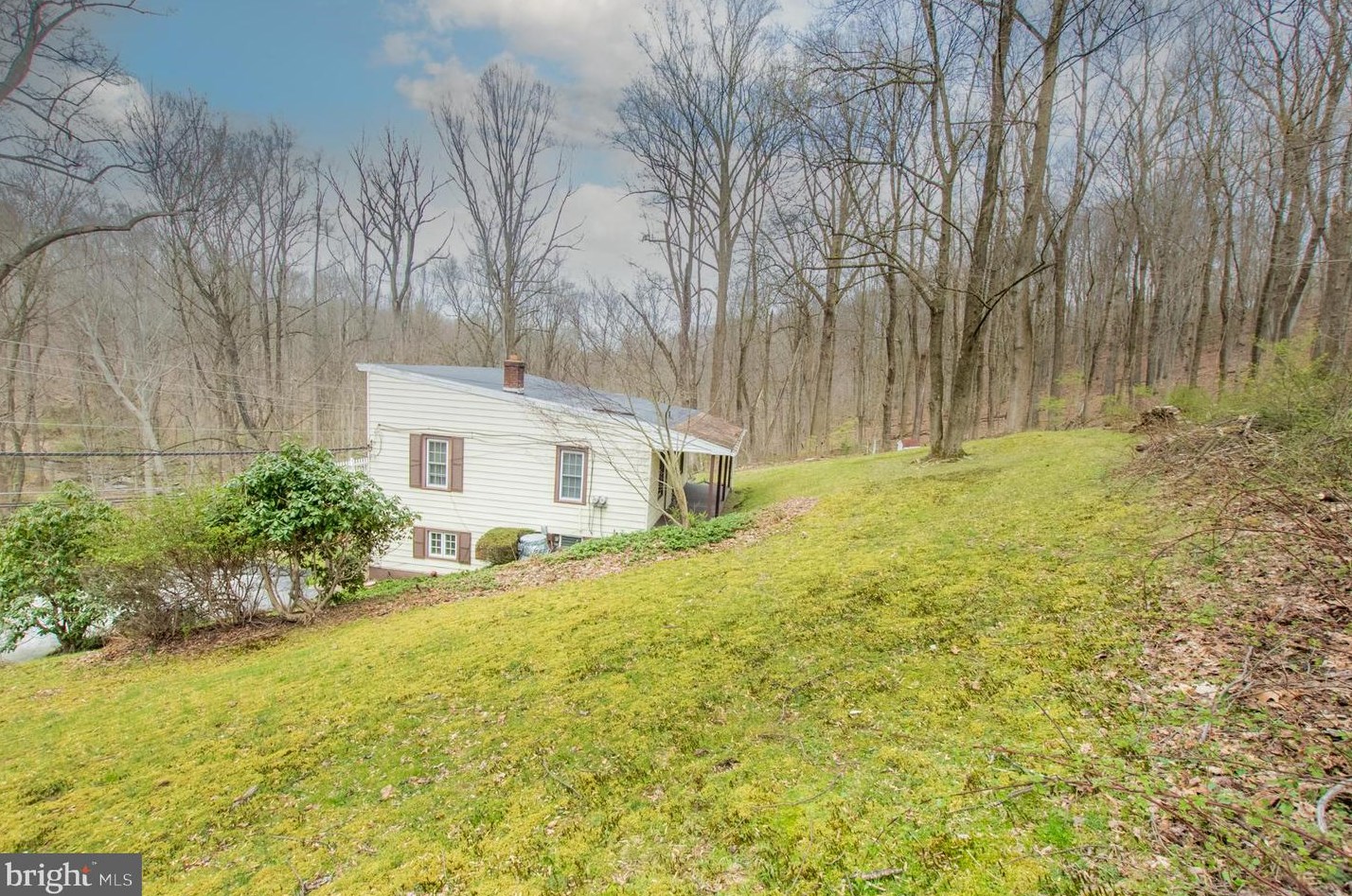445 Hephzibah Hill Rd, Coatesville PA  19320-4462 exterior