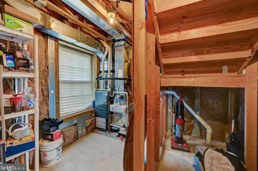 325 Community Ln, Coatesville PA  19320-3746 exterior