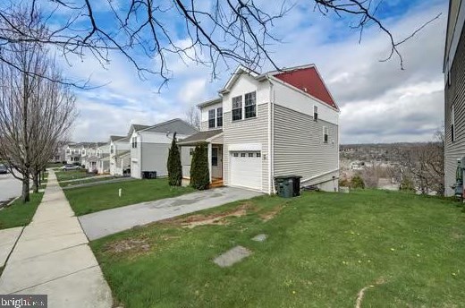 325 Community Ln, Coatesville PA  19320-3746 exterior