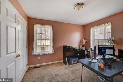 325 Community Ln, Coatesville PA  19320-3746 exterior