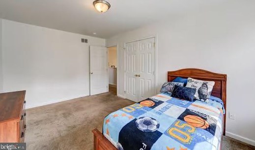 325 Community Ln, Coatesville PA  19320-3746 exterior