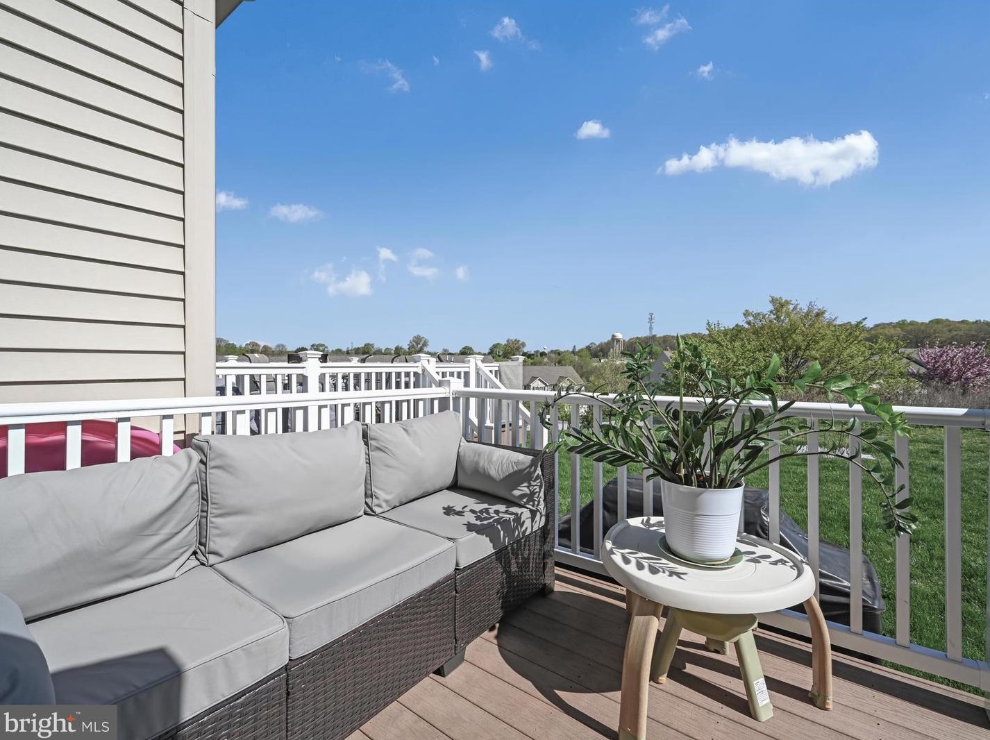114 Lukens Mill Dr, Romansville PA  19320-3968 exterior