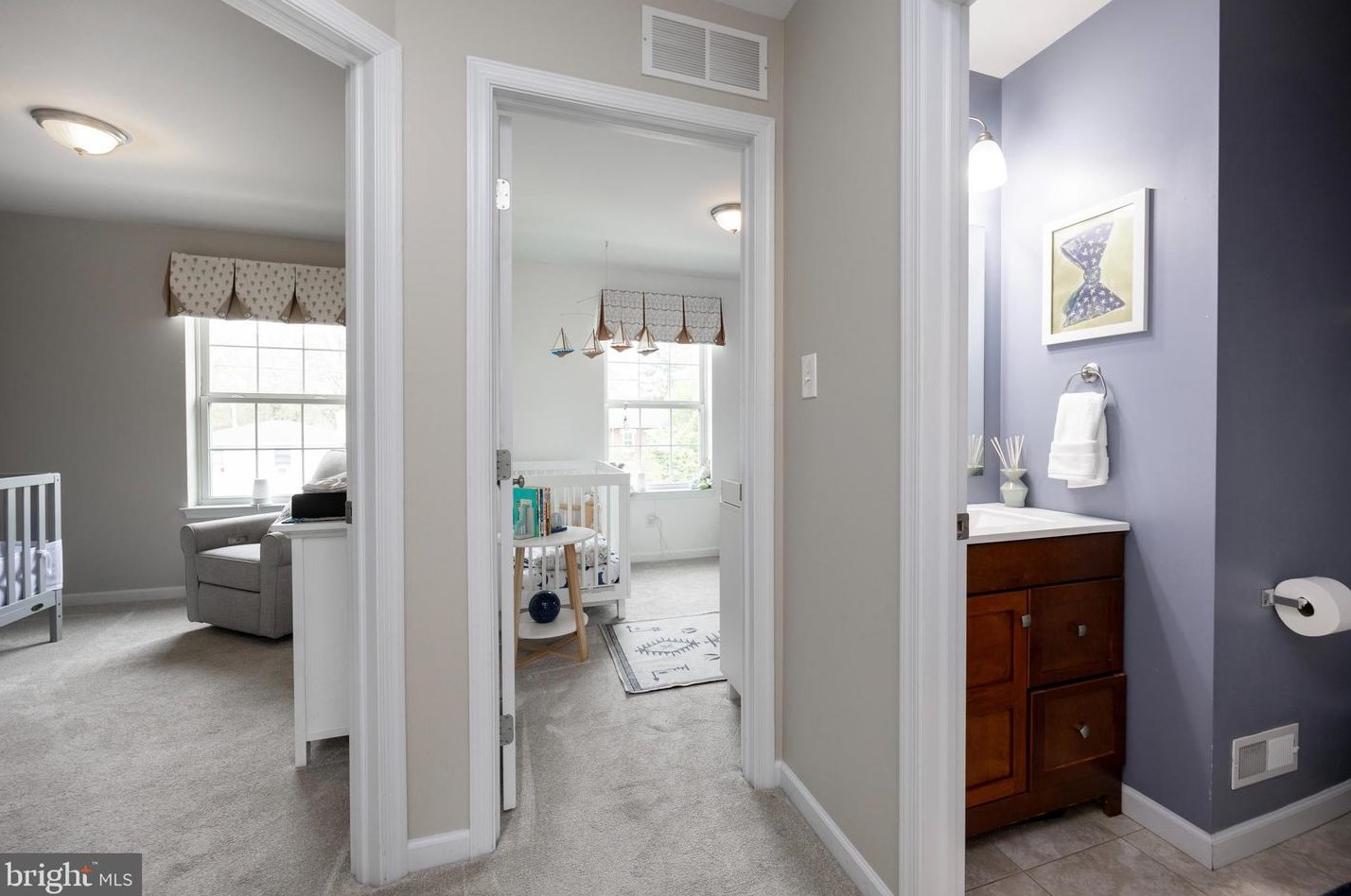 206 Highland Ave, Downingtown PA  19335-2502 exterior