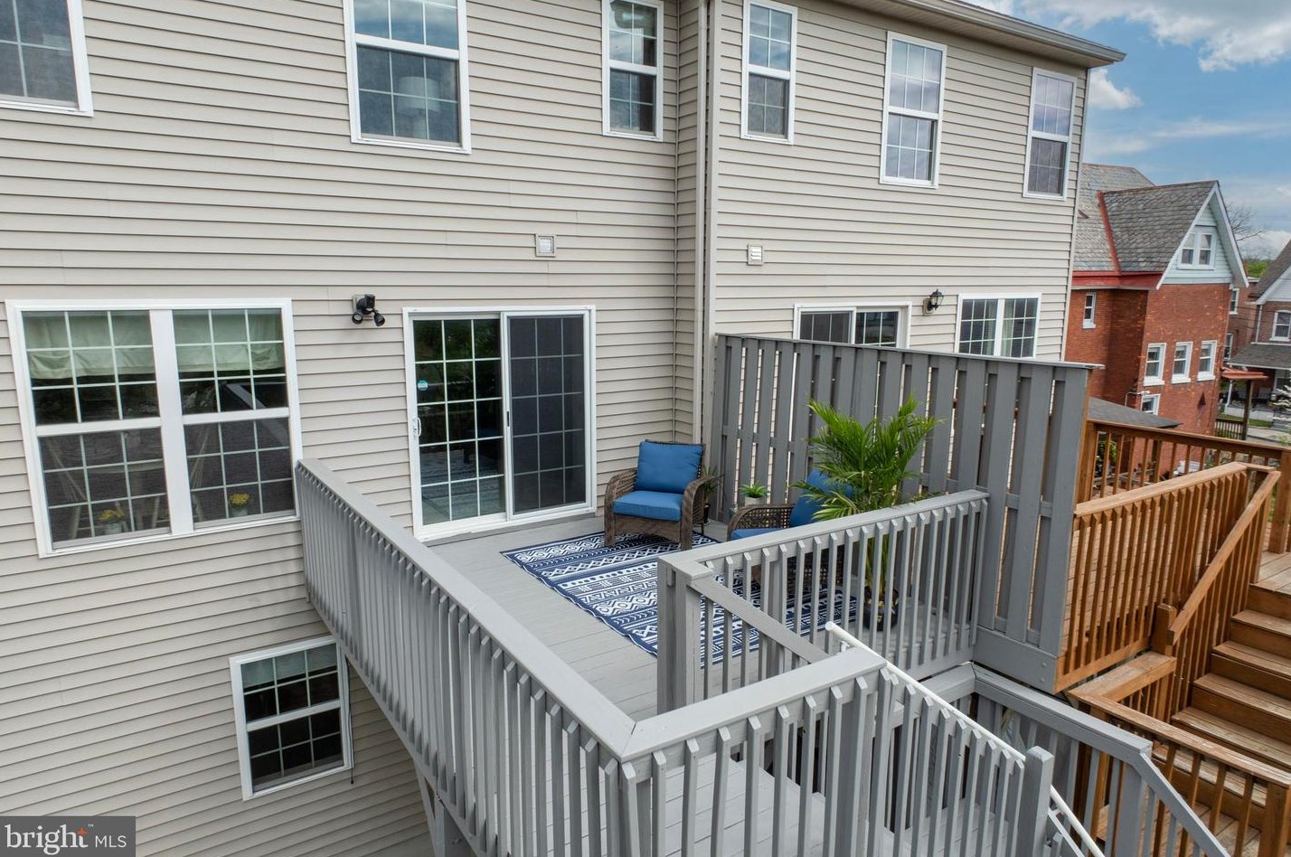 206 Highland Ave, Downingtown PA  19335-2502 exterior