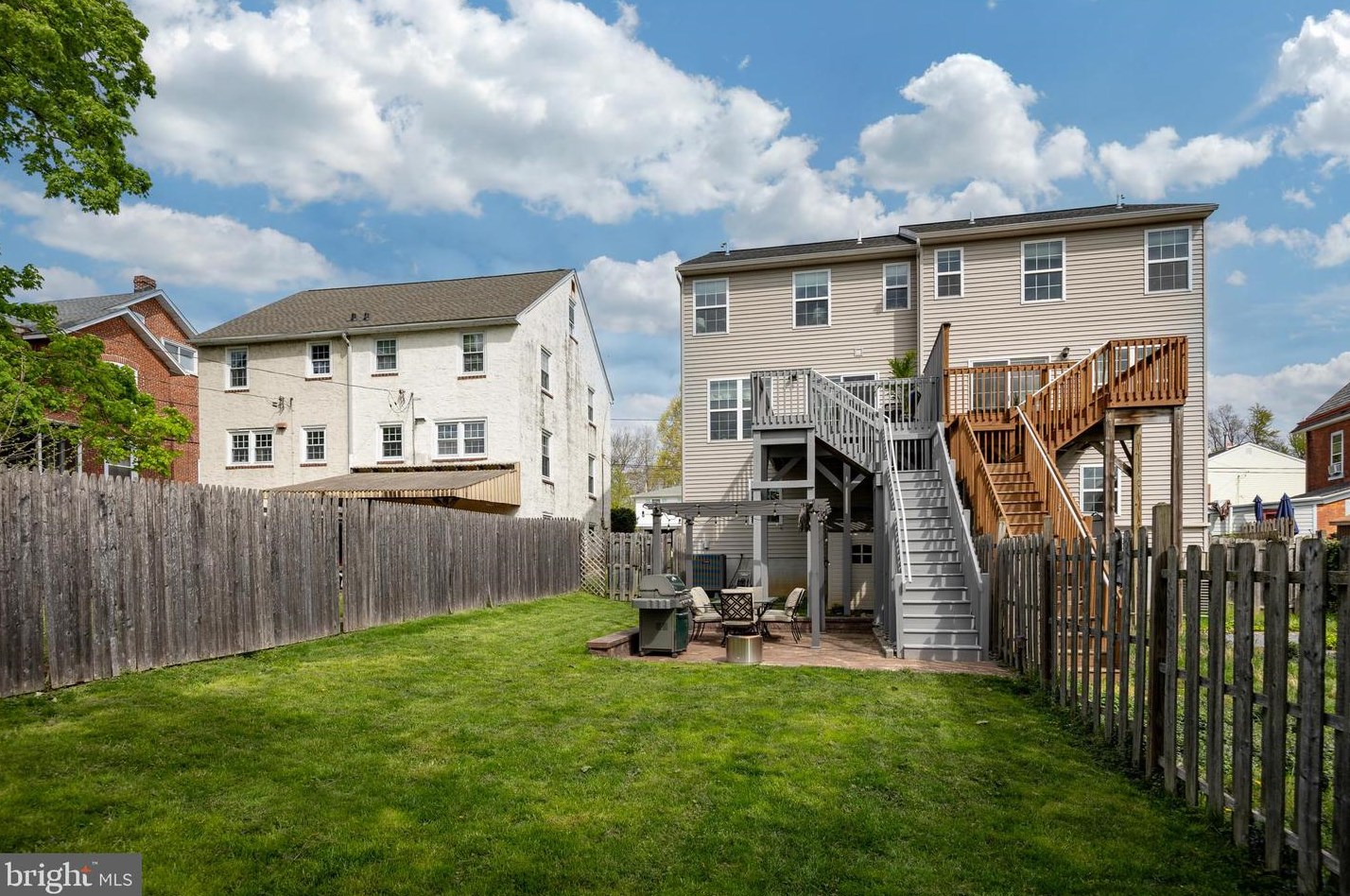 206 Highland Ave, Downingtown PA  19335-2502 exterior