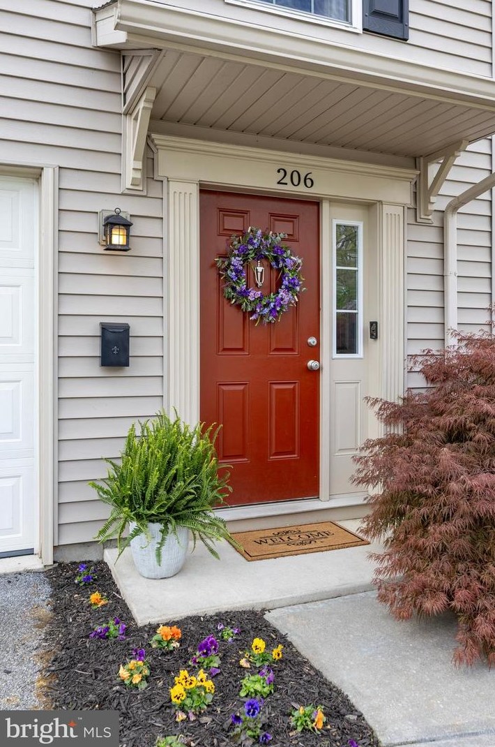 206 Highland Ave, Downingtown PA  19335-2502 exterior