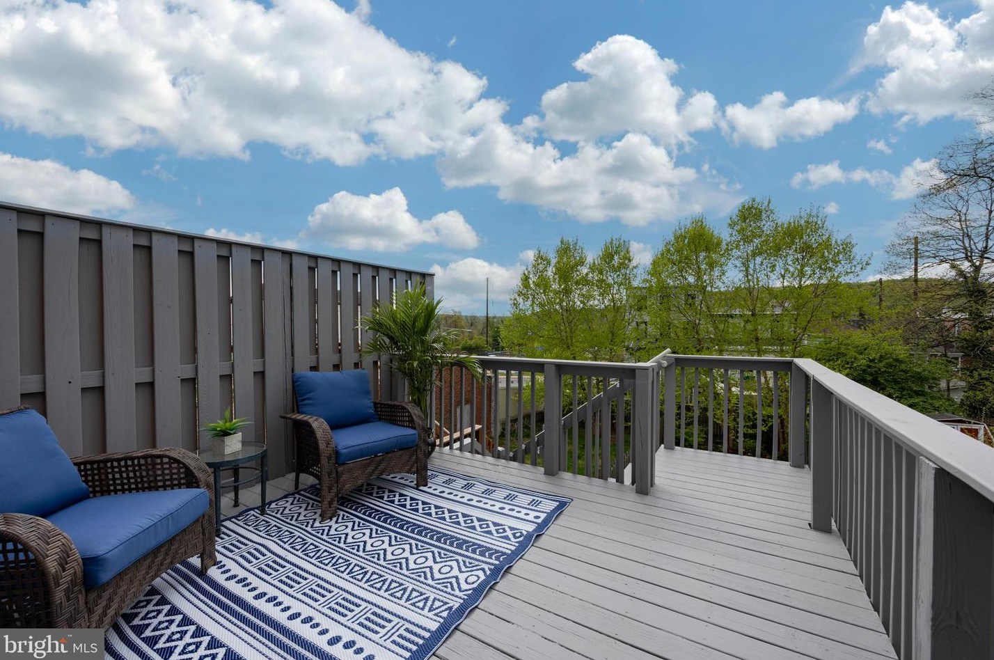 206 Highland Ave, Downingtown PA  19335-2502 exterior